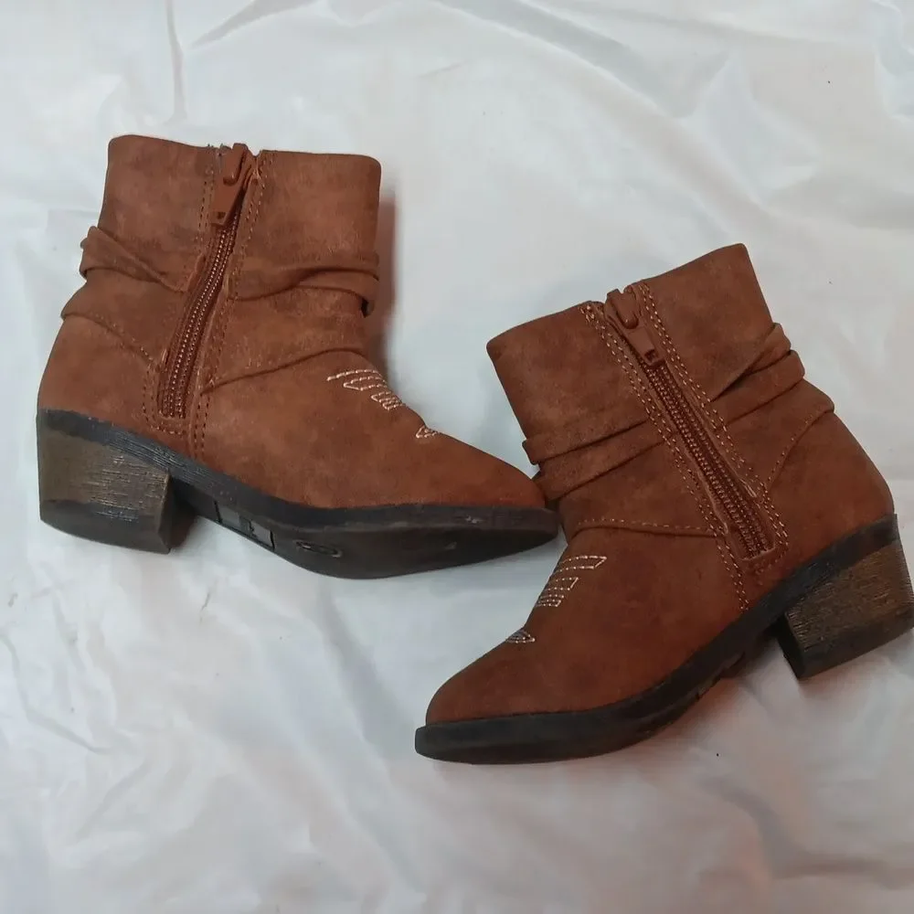 Madden Girl Mini Cowgirl Tan Suede Ankle Boots with Embroidery Size 6